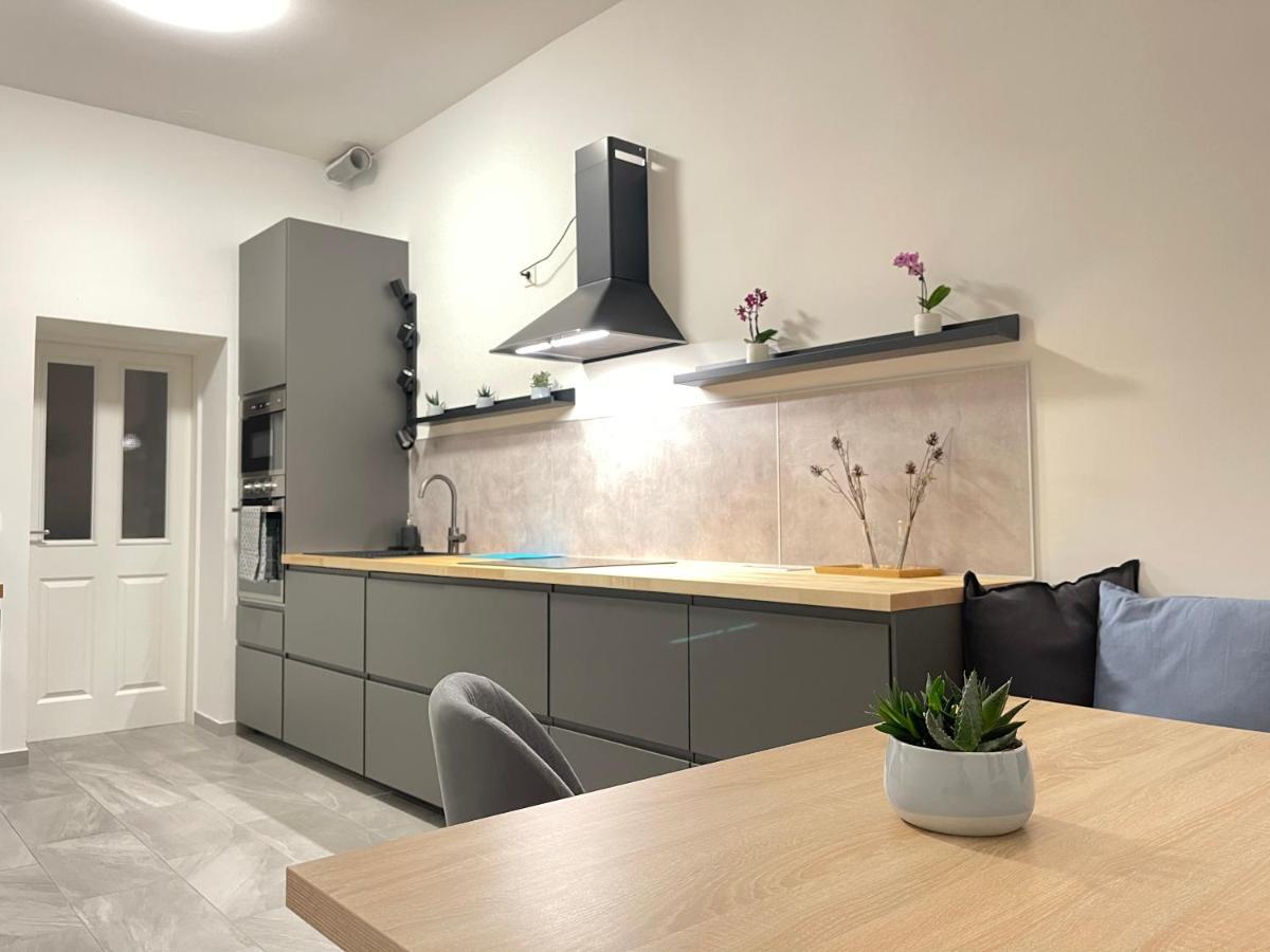 Big Apartment Виена Екстериор снимка