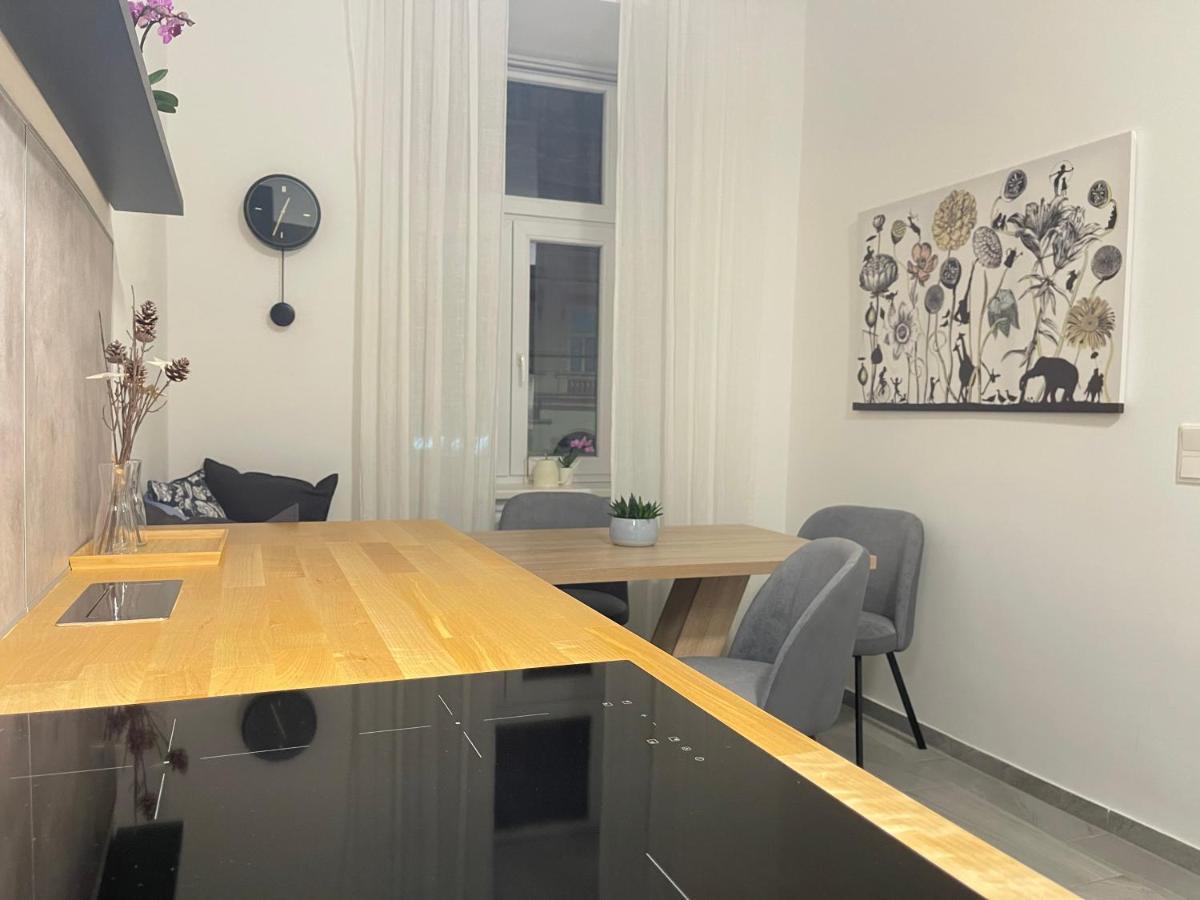 Big Apartment Виена Екстериор снимка