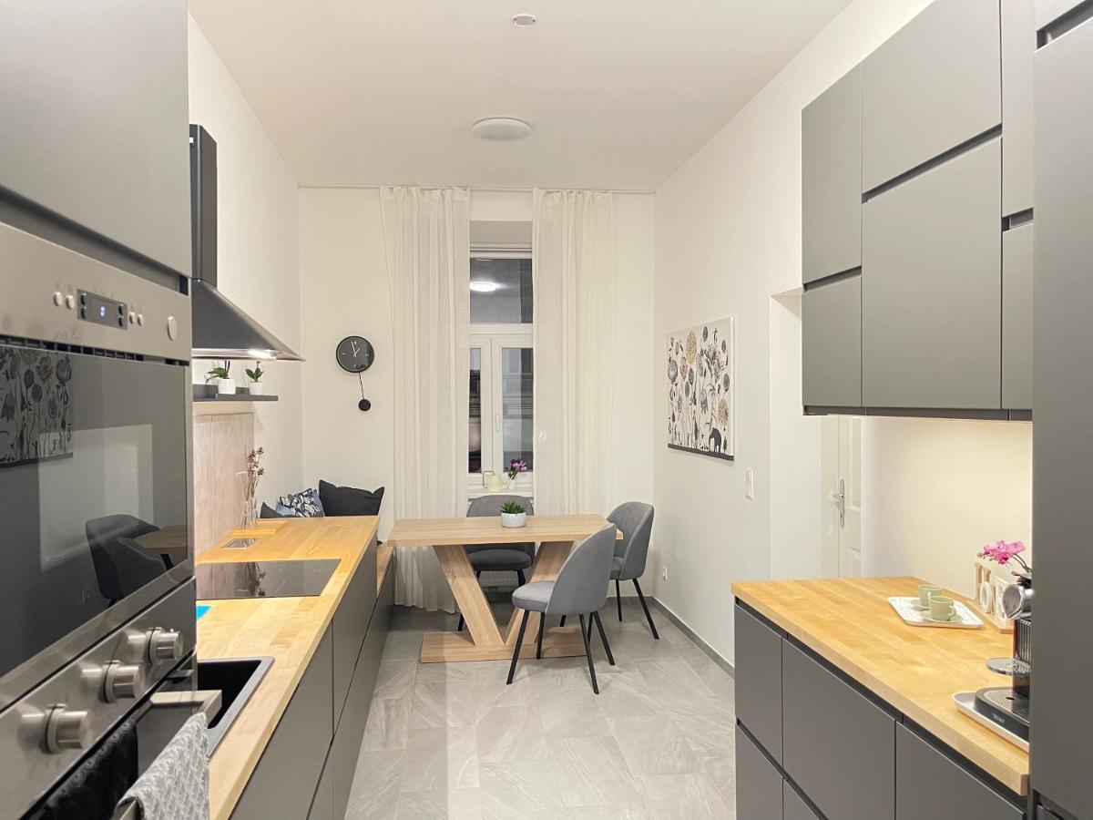 Big Apartment Виена Екстериор снимка